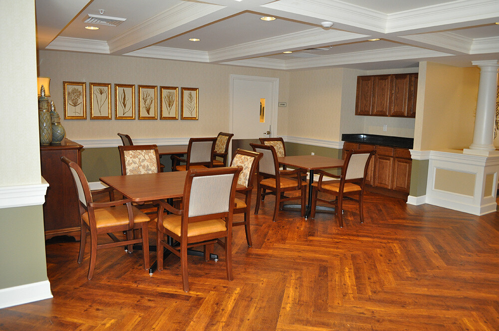 Skilled nursing dining room