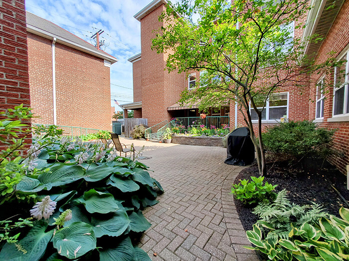 Beautifully Landscaped Courtyard