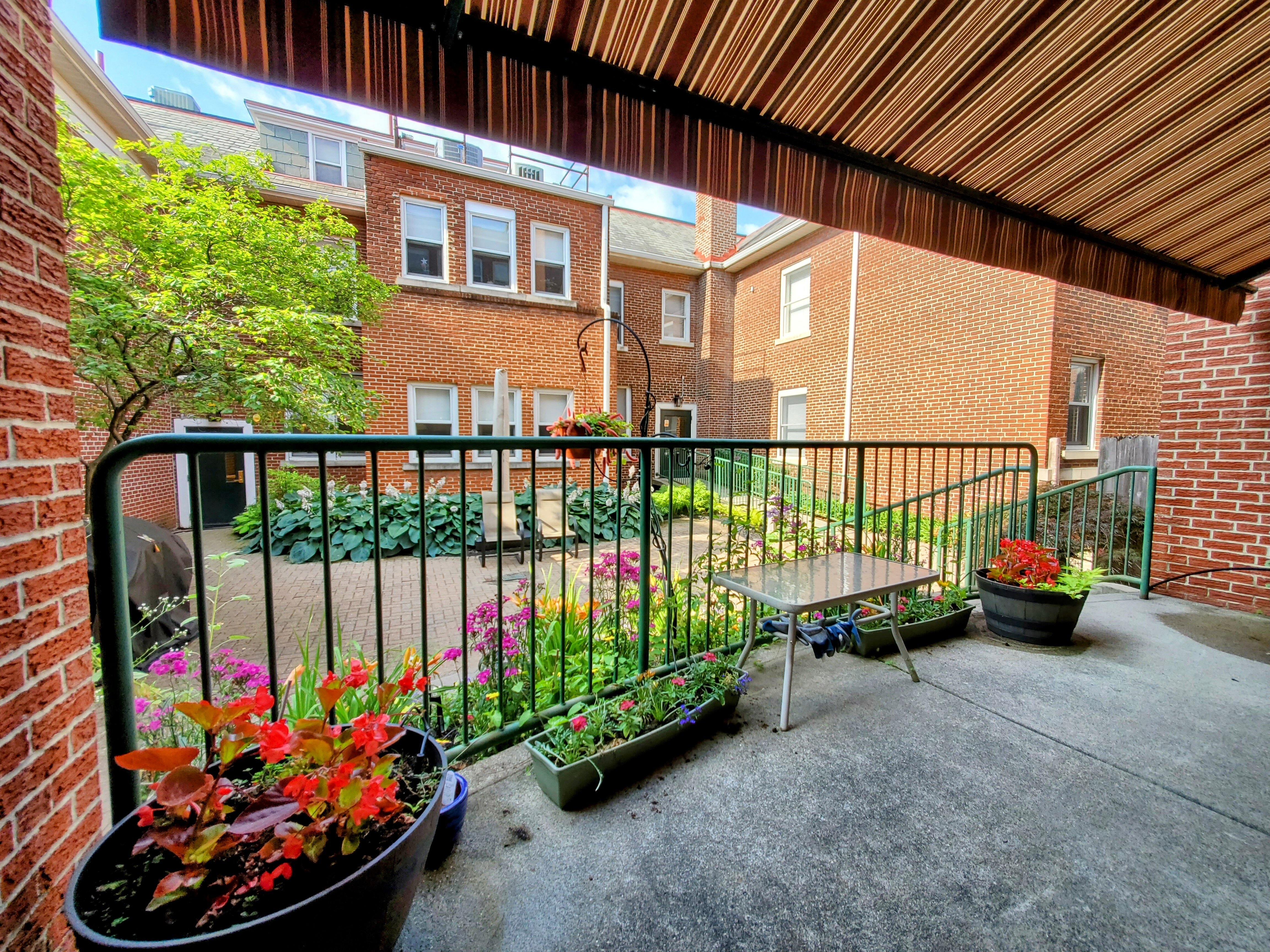 Beautifully Landscaped Courtyard