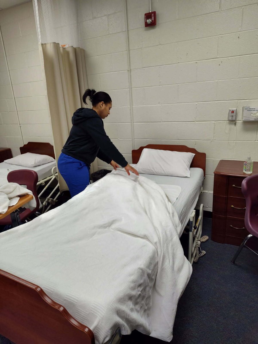 OLSM CNA Lab_Bed Making
