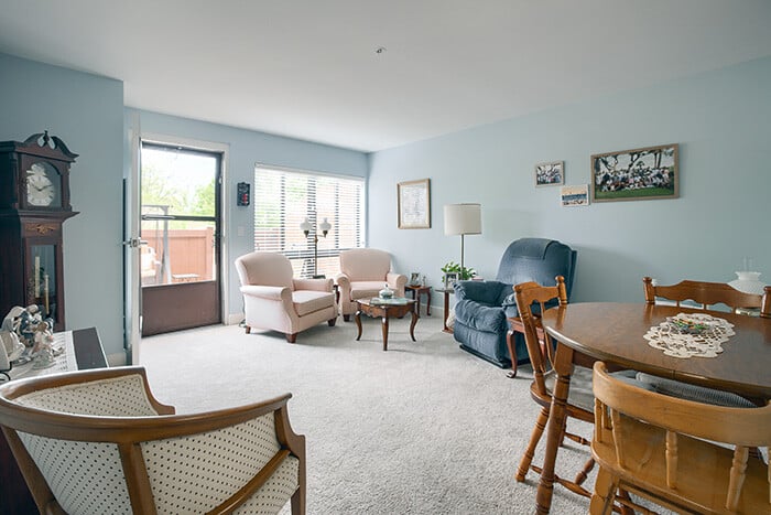 Larchwood Apartments Living Room