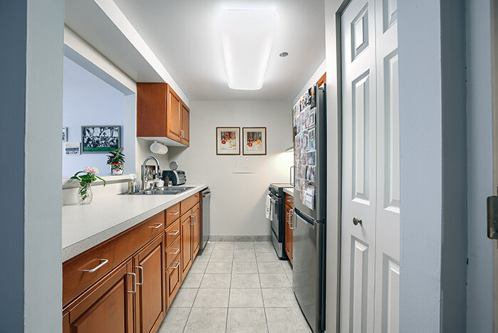 Larchwood Apartments Bathroom